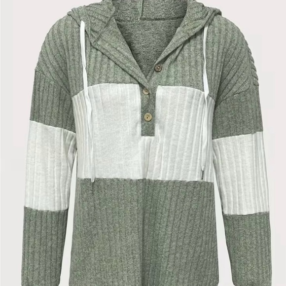 Sweaters - Green and White Hooded Sweater